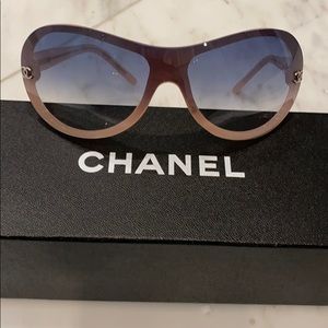 Chanel plastic pink sunglasses